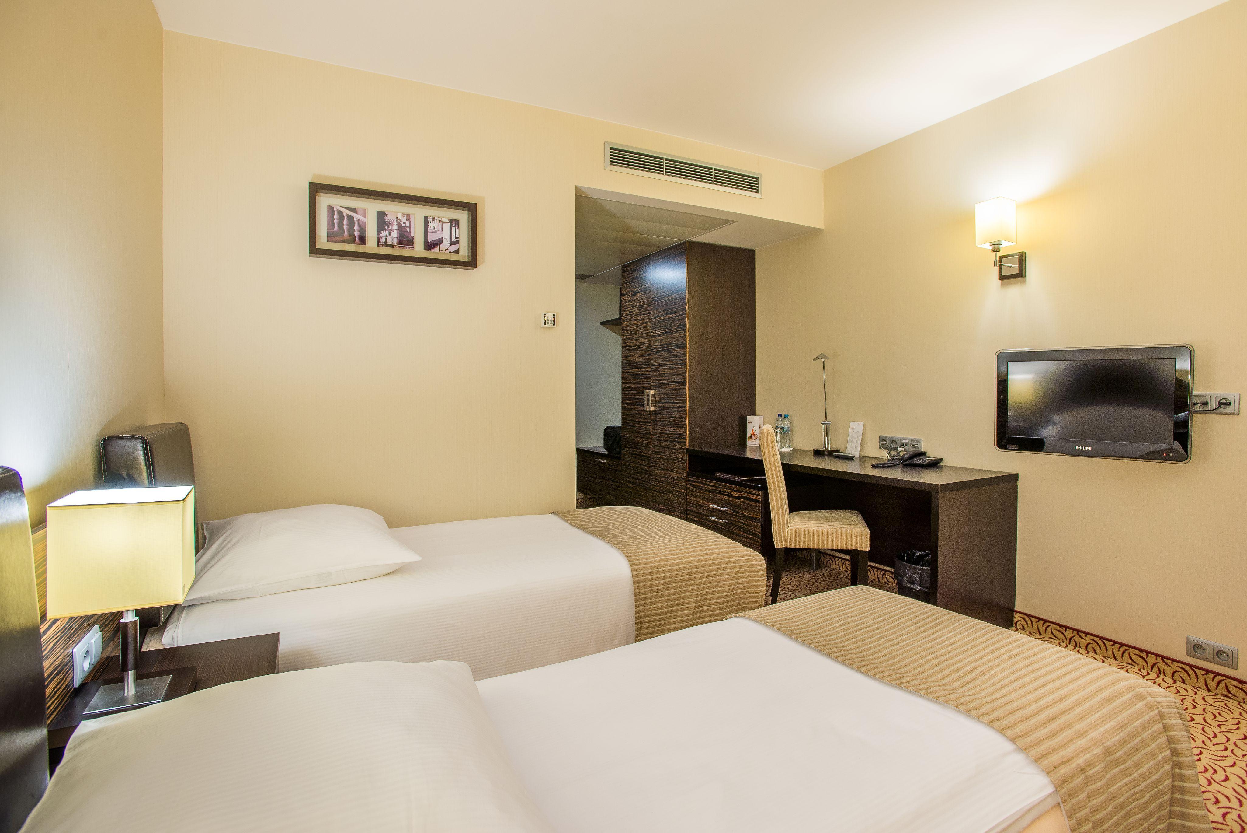 Qubus Hotel Kielce Exterior photo