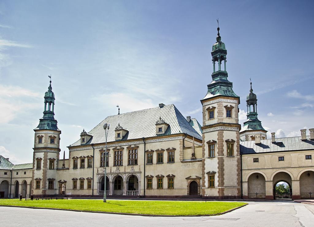 Qubus Hotel Kielce Exterior photo