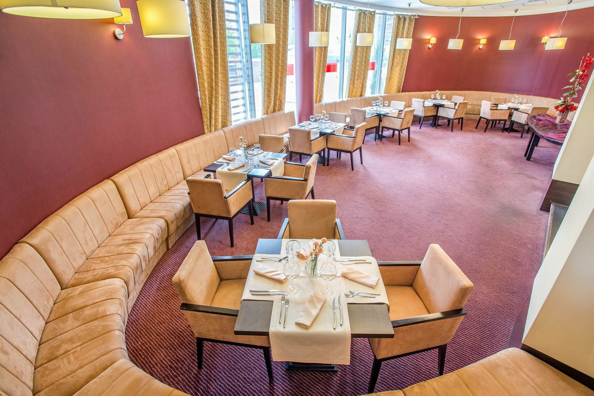 Qubus Hotel Kielce Exterior photo